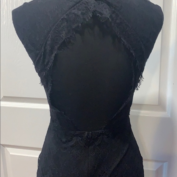 Beautiful black classy dress with open back - Picture 5 of 9